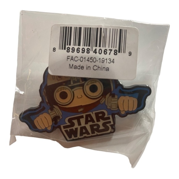 Star Wars Funko POP! Enamel Pin Set, Luggage Tag and Sticker - Picture 8 of 9